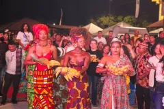 ✊🏿E-quando-o-sol-se-despediu-a-forca-espiritual-se-reacendeu-na-Missa-dos-Quilombos-que-emo-17